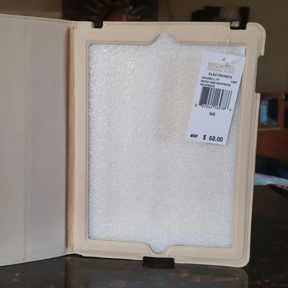 NWT Michael Kors Mono Embossed Neoprene Lime Ipad 2 Case